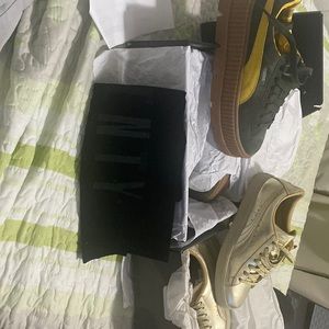 Hello everyone I’m selling 2 pairs of Puma both are in very good condition.